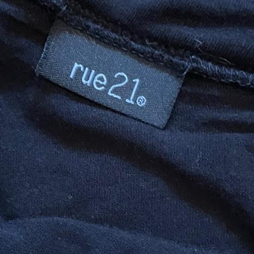 Off shoulder sequence flowy top - image 4